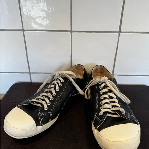 Limited Edition 2009 Converse All Star Sneakers - Picture 5 of 5